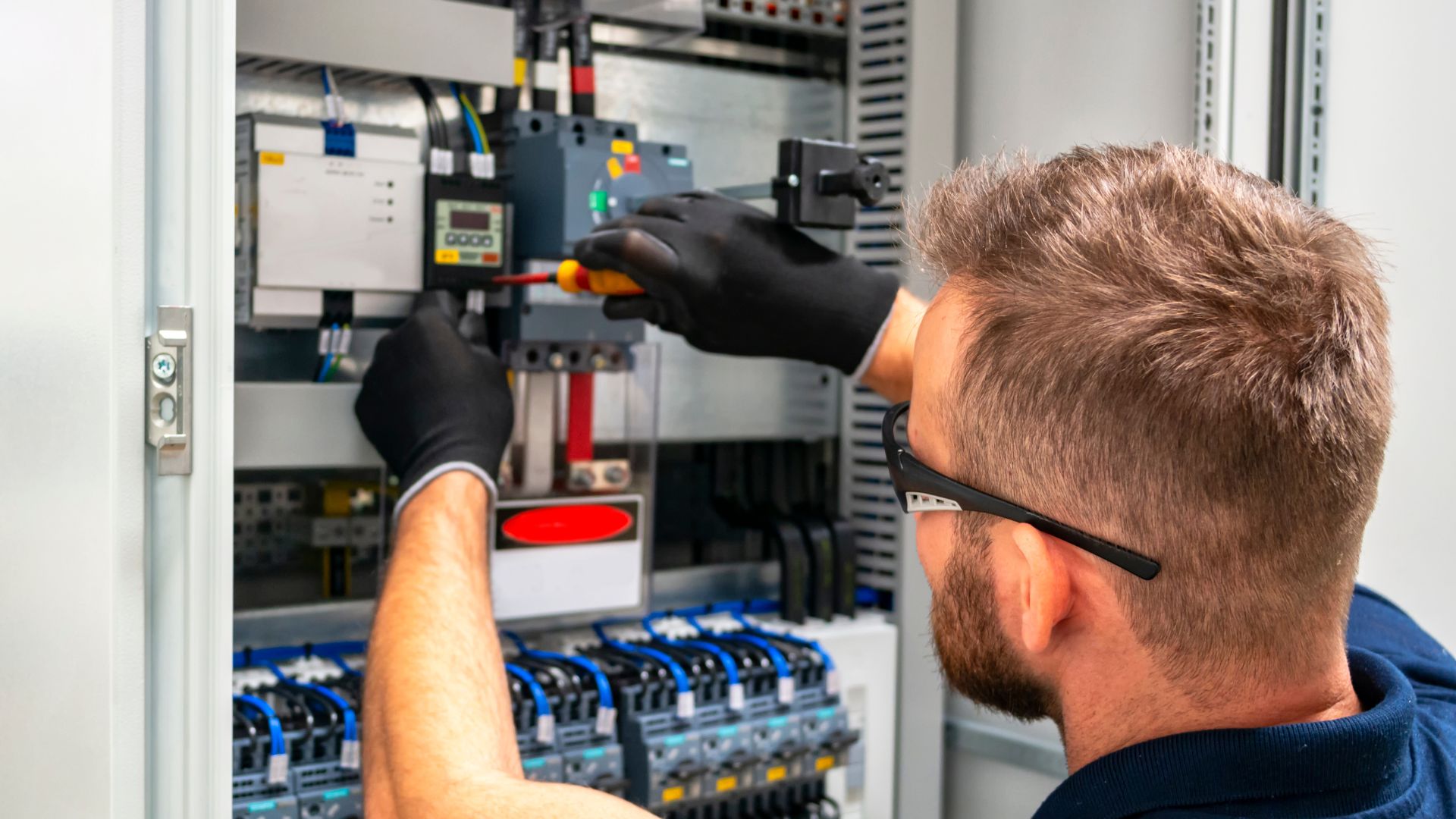 Enhancing Electrical Panels: Upgrades and Replacements for Optimal Electrical Services