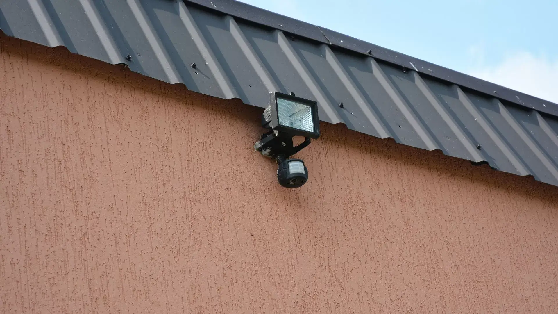 Thwart Criminals Using Motion Sensor Lights Installed by Professional Electricians