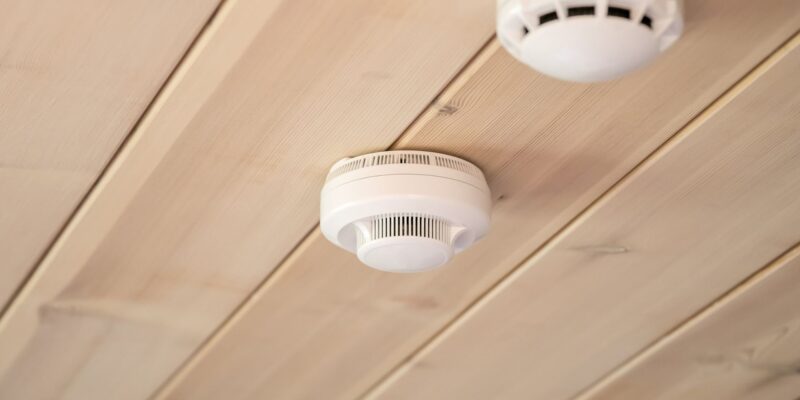 What's the Difference Between a Smoke Detector and a Carbon Monoxide Alarm in Mississauga 3