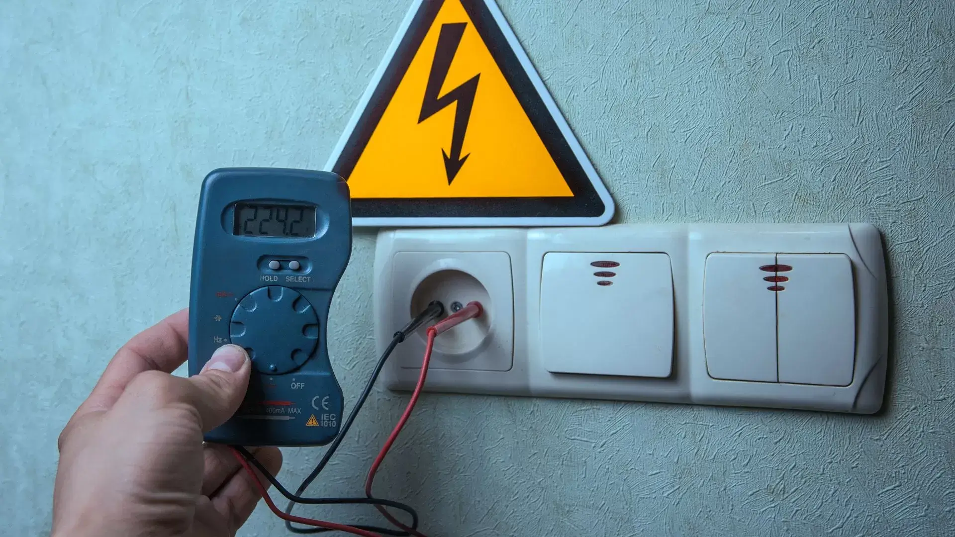 The Importance of Emergency Electricians