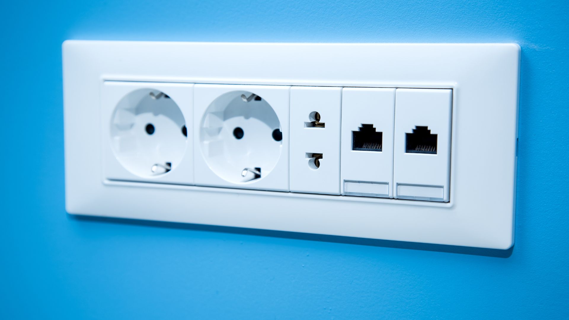 Varieties of Electrical Outlets Available for Electricians in Mississauga