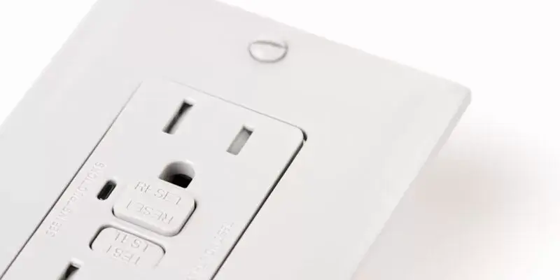 How Long Do Electrical Outlets Last in Mississauga, Ontario 10