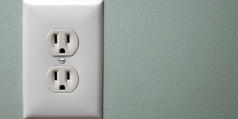 Do You Know if Your Electrical Outlets Need to Be Replaced in Mississauga 1