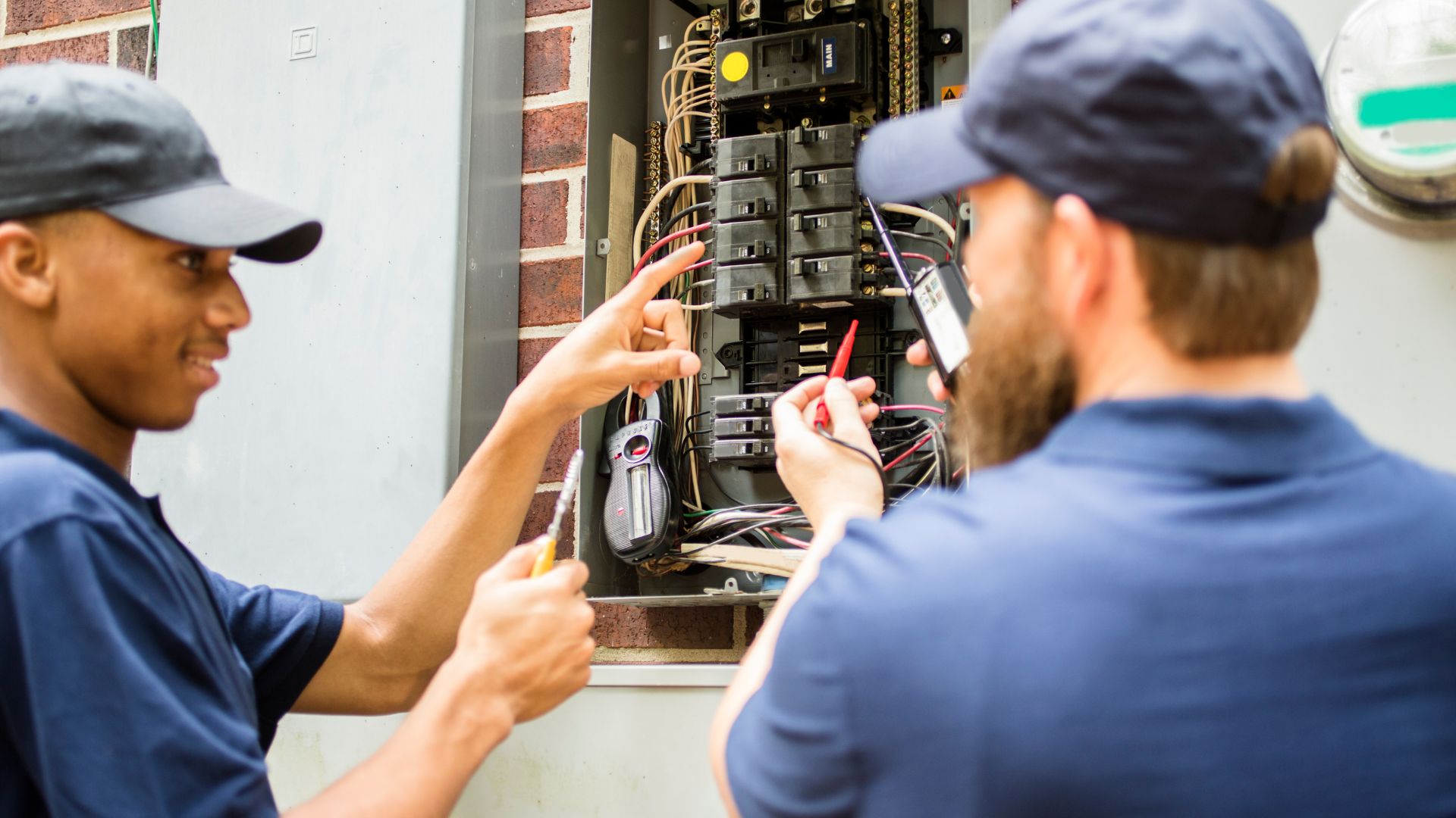 Electricians' Guide to Responding to Electrical Emergencies