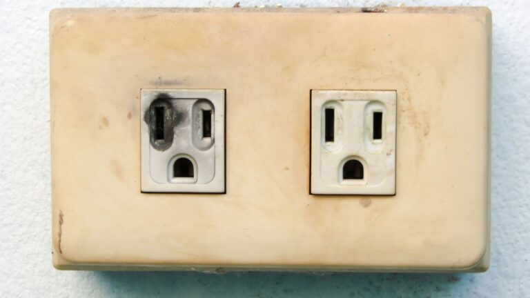 The Dangers of Loose Outlets & How to Fix Them in Mississauga