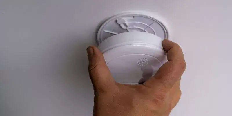 The Lifespan of Carbon Monoxide and Smoke Alarm in Mississauga 4