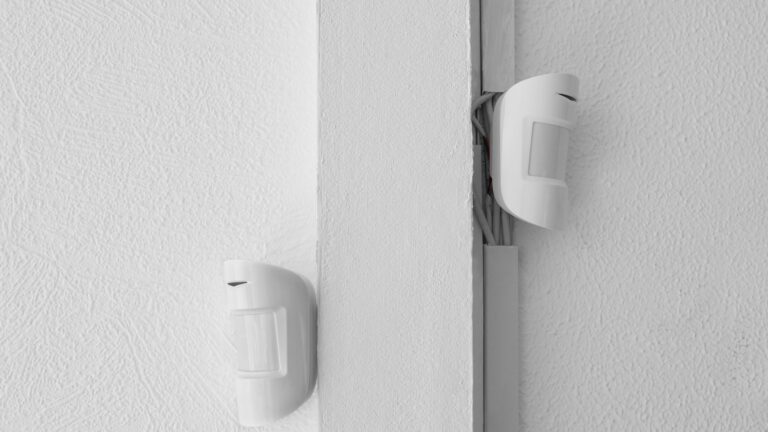 Best Uses for Indoor & Outdoor Motion Sensor Lighting in Mississauga