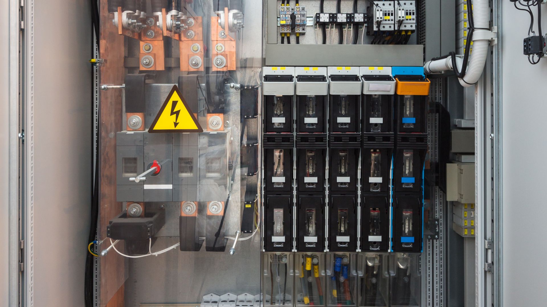 Key Features of the Main Electrical Panel for Electricians