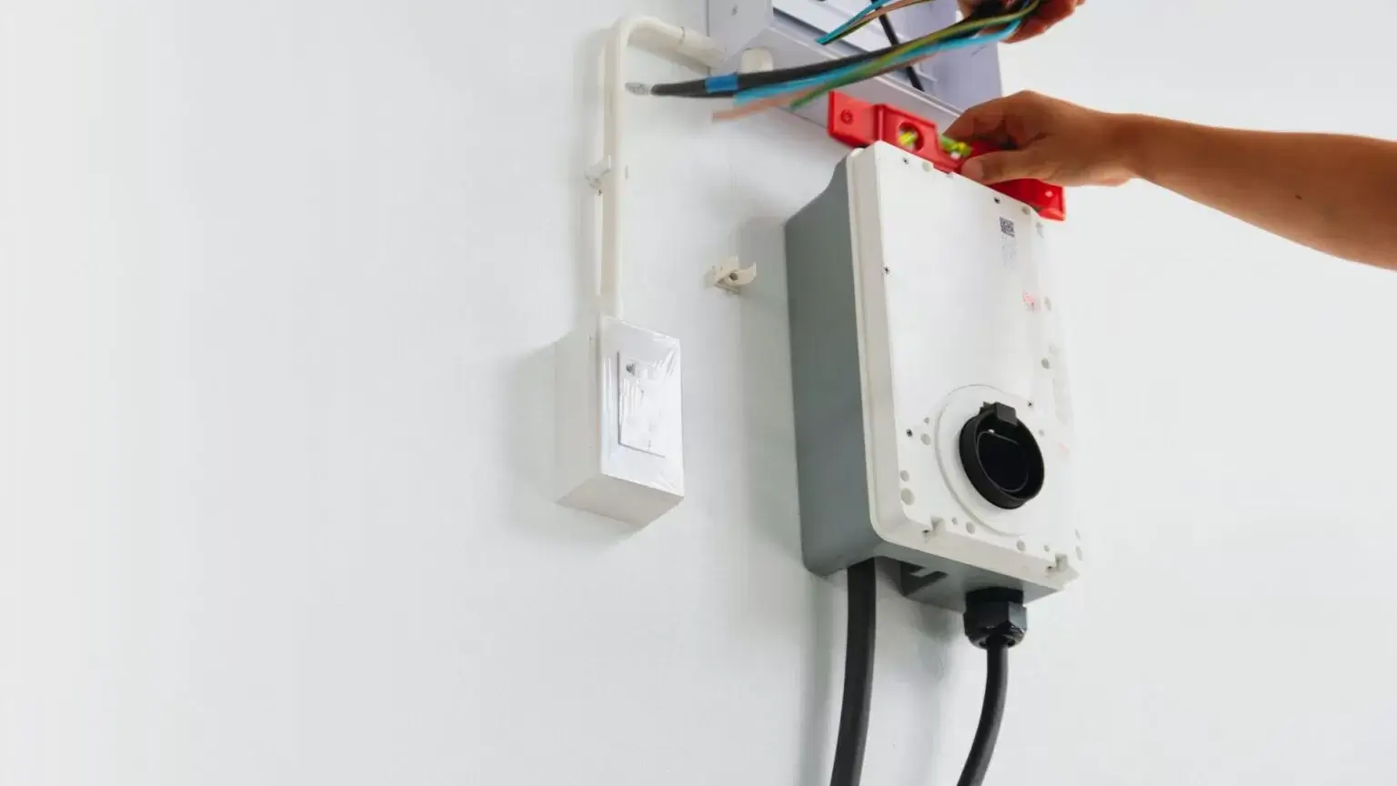 Advantages of Home Charging: Expertise by Electricians