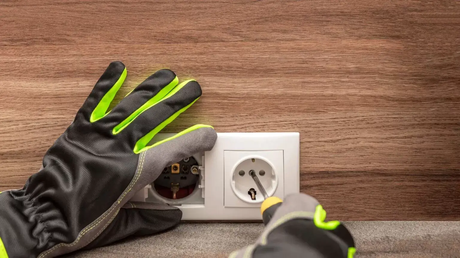 Switches and Outlets Replacement: A Comprehensive Guide by Electricians