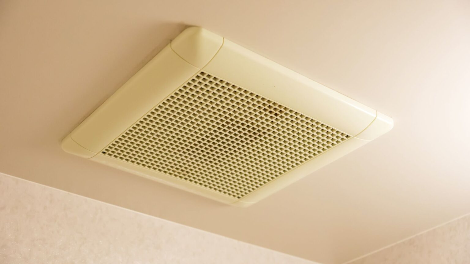 Advantages of Installing a Bathroom Exhaust Fan with Expert Electricians