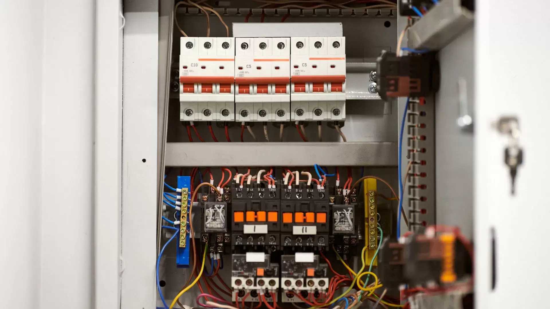 Understanding the Purpose of an Electrical Circuit Panel with Expert Electricians