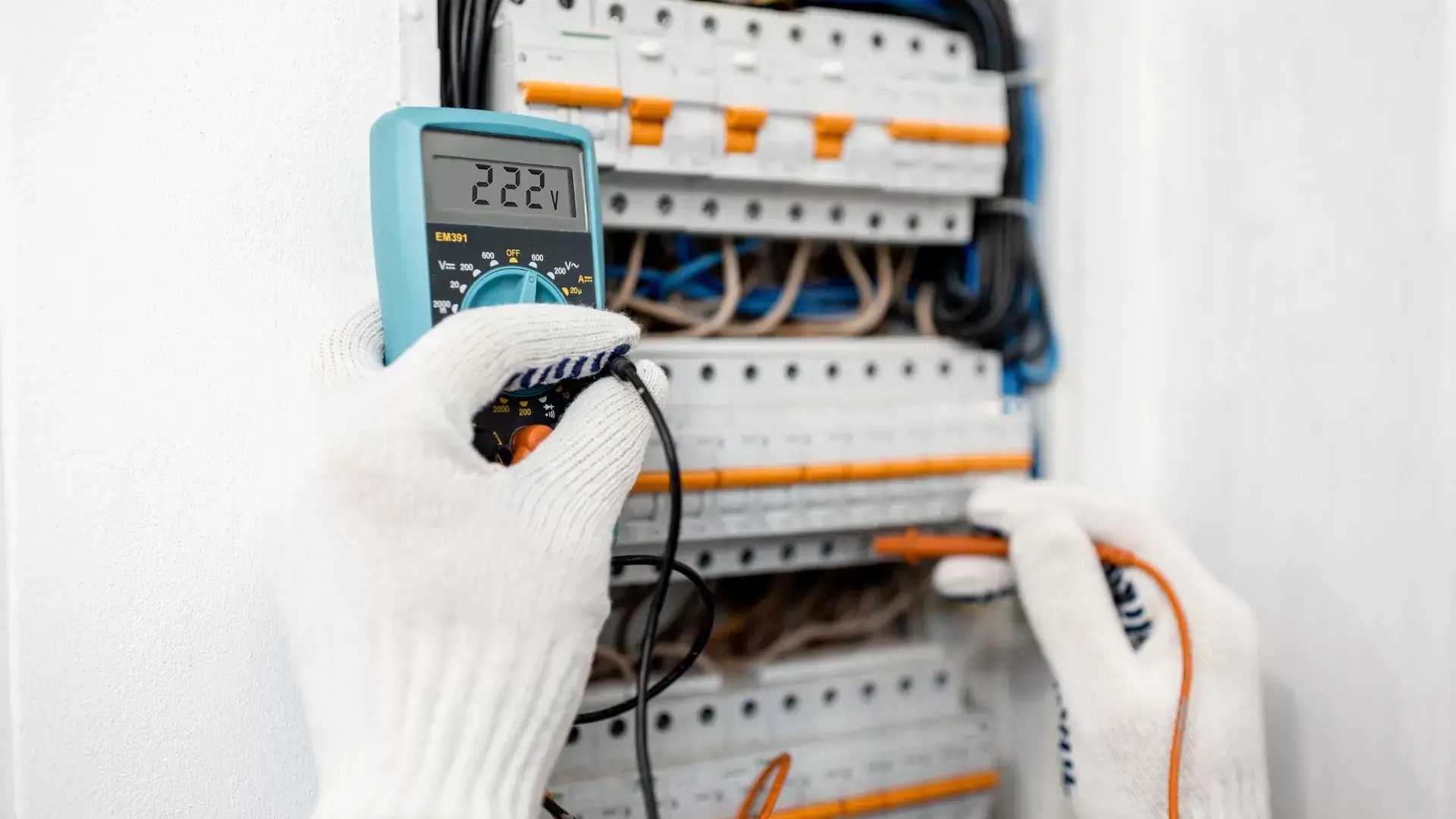 Effective Troubleshooting Strategies for Electrical Issues with Professional Electricians